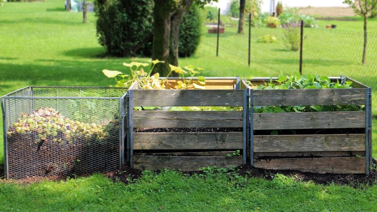 Tips for Creating and Using a Compost Bin » Go Green Magazine help us